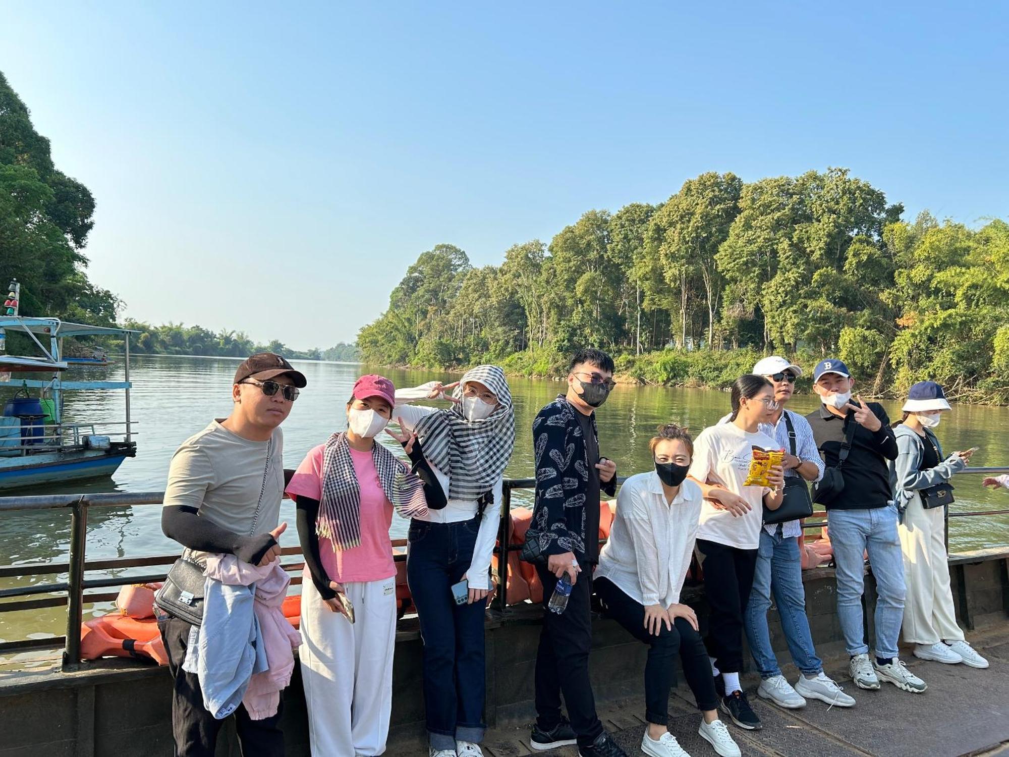 Lava Rock Viet Nam Lodge Anhfly Resort Nam กั๊ตเตียน ภายนอก รูปภาพ